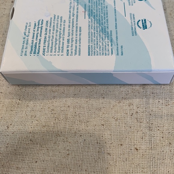 New Josie Maran Vibrancy Face Paint Palette - Picture 7 of 13